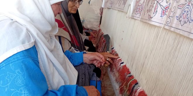 قالی دست‌بافت